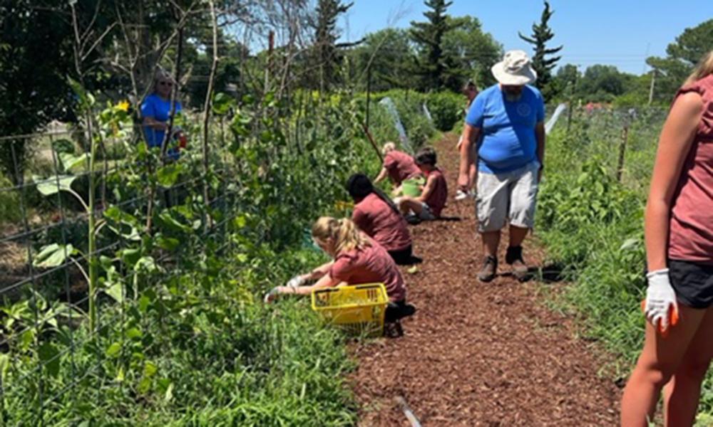 Local teens give back to community 5