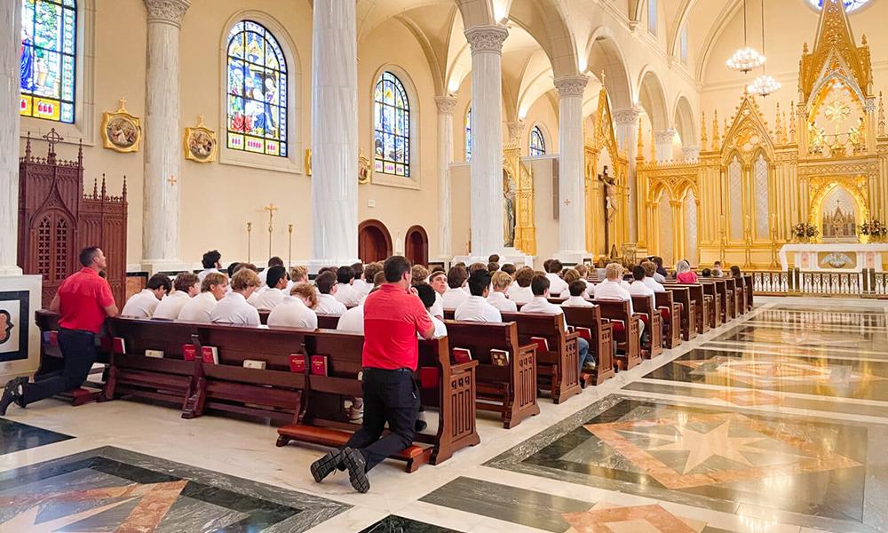 Philip Rivers Visits the Shrine of the Most Blessed Sacrament With His St. Michael’s Football Team