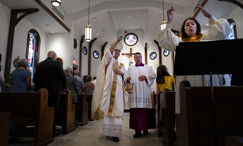 A ‘Beautiful Chapel to Honor the Presence of Jesus’ 4