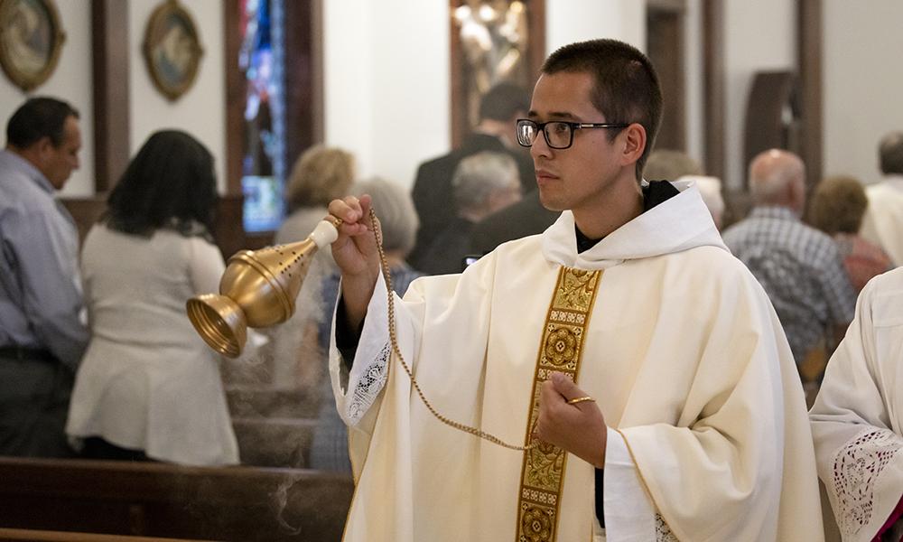 A ‘Beautiful Chapel to Honor the Presence of Jesus’ 7