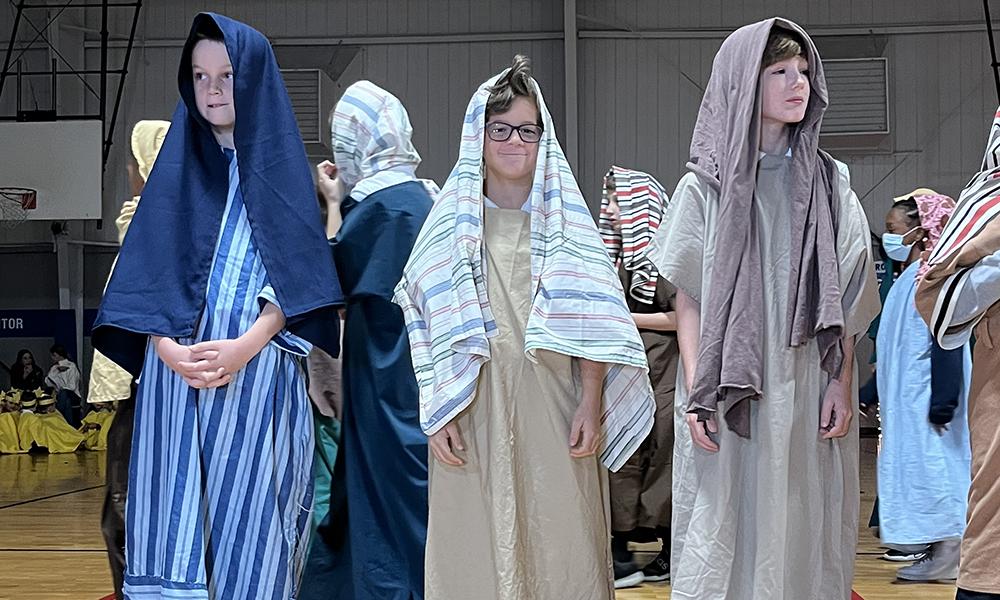 Students Portray Live Nativity and Living Advent Wreath 2