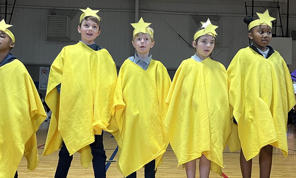 Students Portray Live Nativity and Living Advent Wreath 3