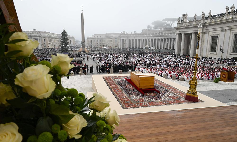 Benedict XVI’s Funeral: Tens of Thousands Attend Simple, Solemn Liturgy for Beloved Pope Emeritus 5