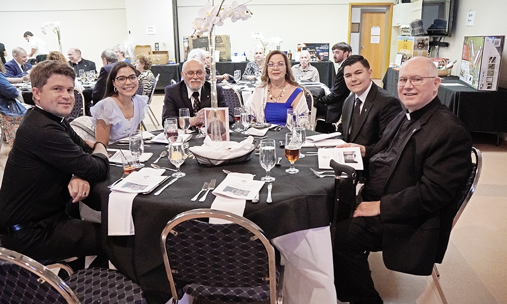 ov-seminarian dinner 4