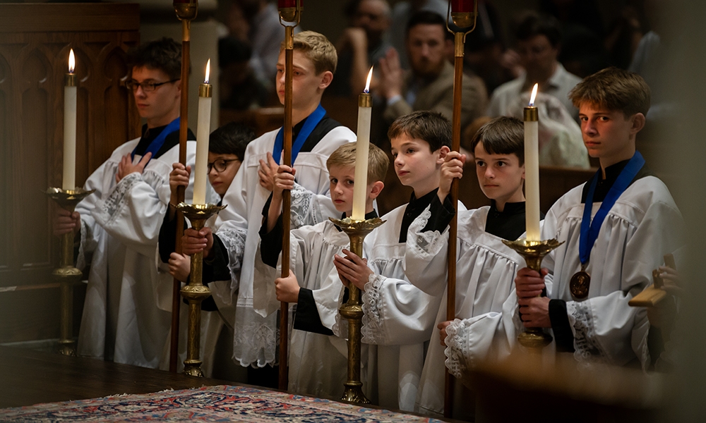 ov-raica Holy Thursday